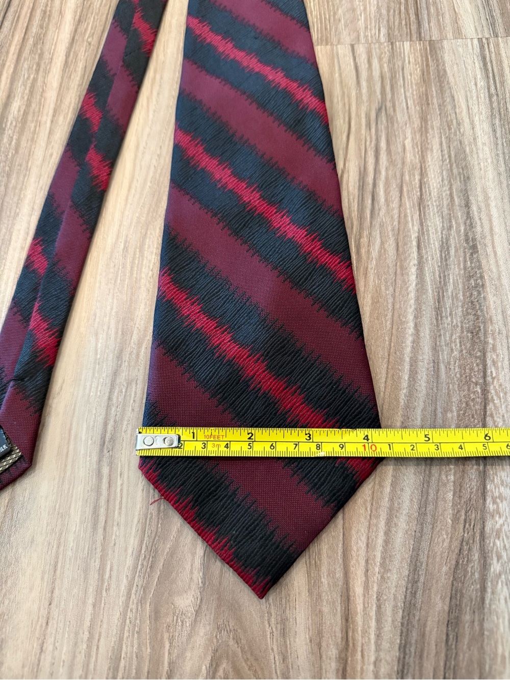 Paul Dione 100% Silk Men's Burgundy and Black Diagonal Stripe Tie - Handmade - Picture 3 of 8